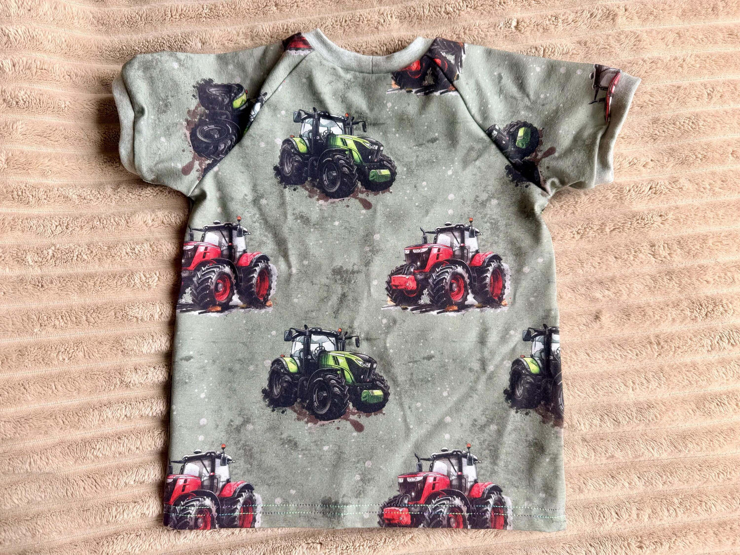 Jersey Shirt mit Traktor Muster für Kinder