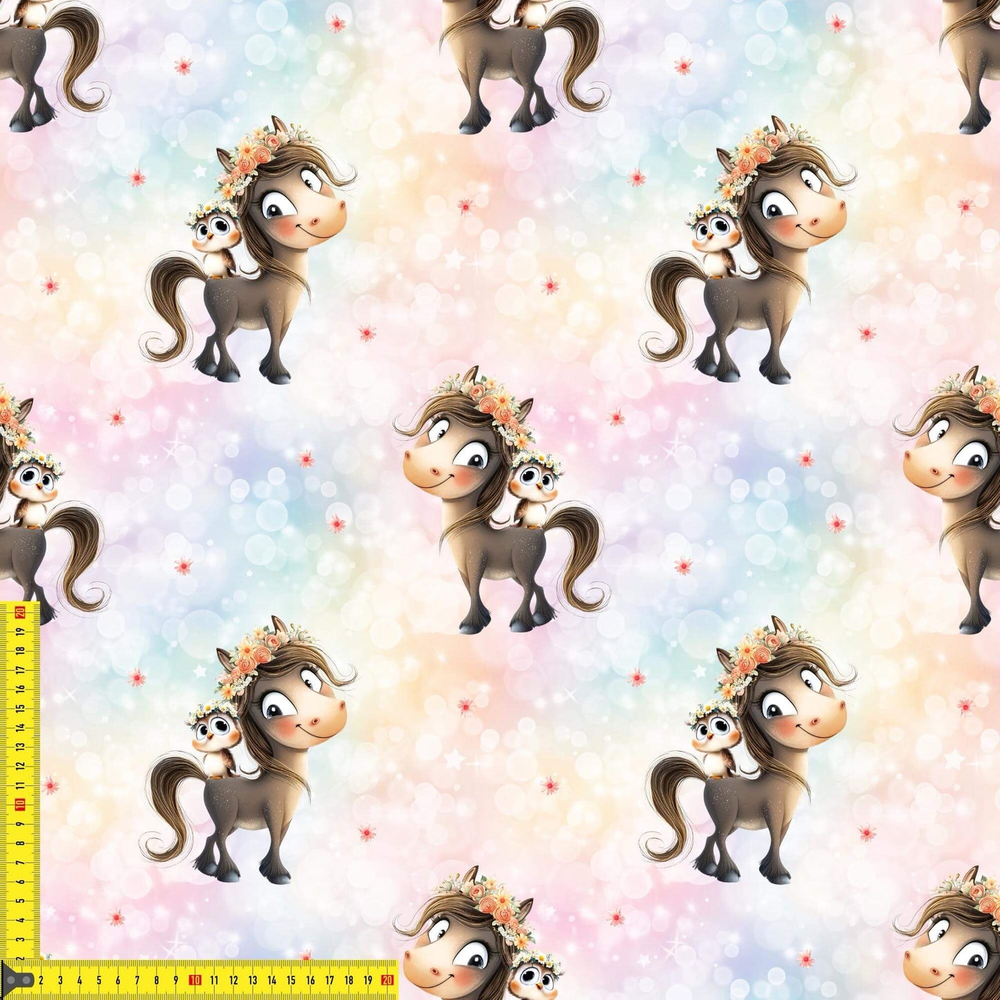 „Baumwollstoff mit Eule und Pferd – Meterware fuer kreative Nähideen“