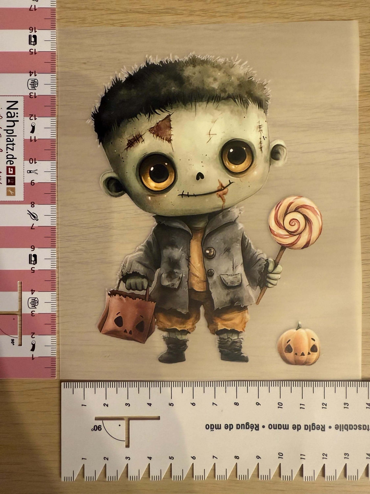 Buegelbild Monster Motiv 13x15cm fuer kreative Herbstprojekte