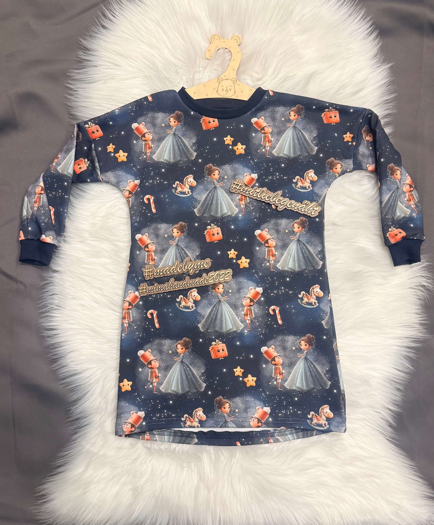 „Handgemachter Mädchenpullover mit Schleiferlwerk Dainty Sweater Schnitt – OEKO TEX 100“