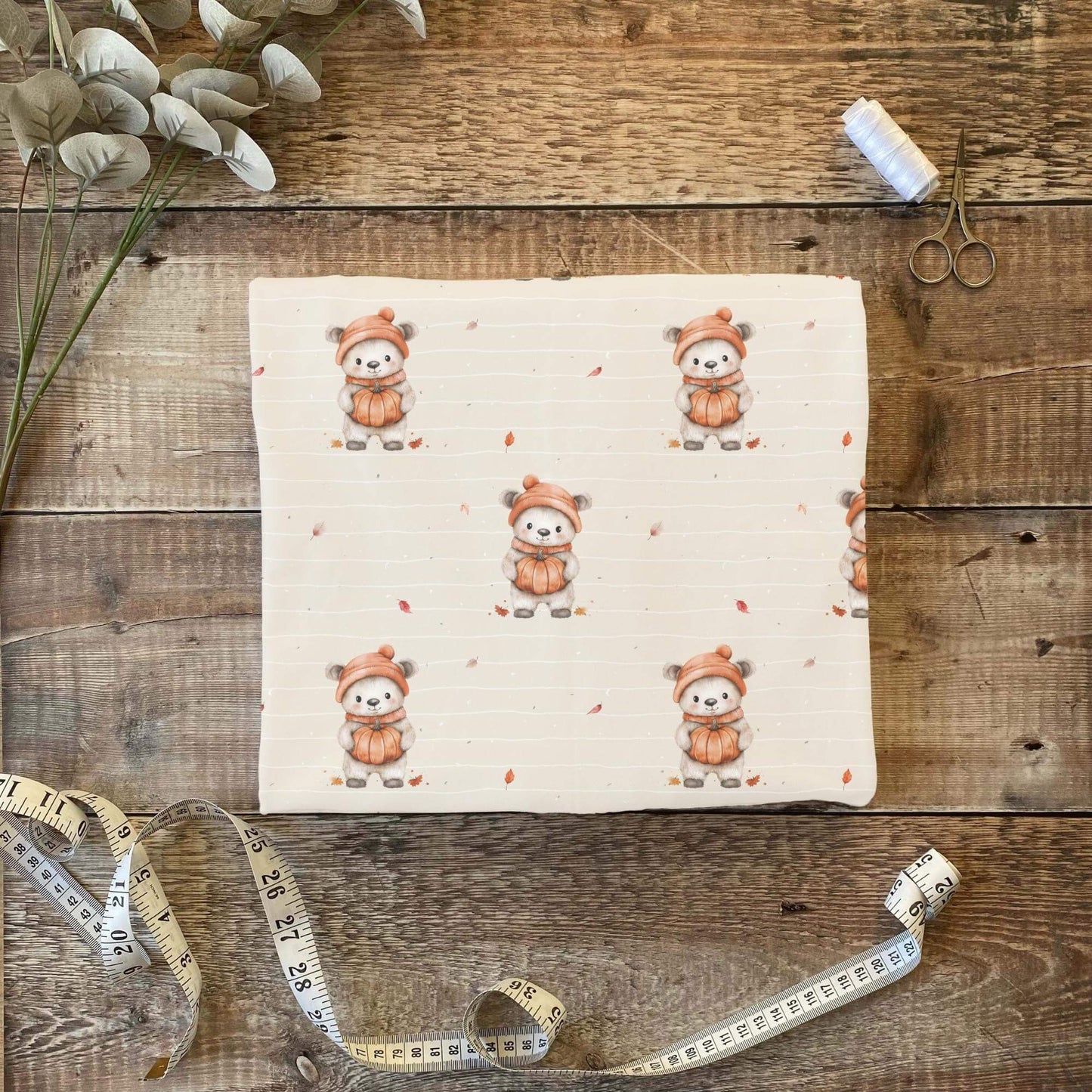 Kinderstoff Kürbis Bärchen auf Stoff Meterware für Kleidung Decken und Accessoires