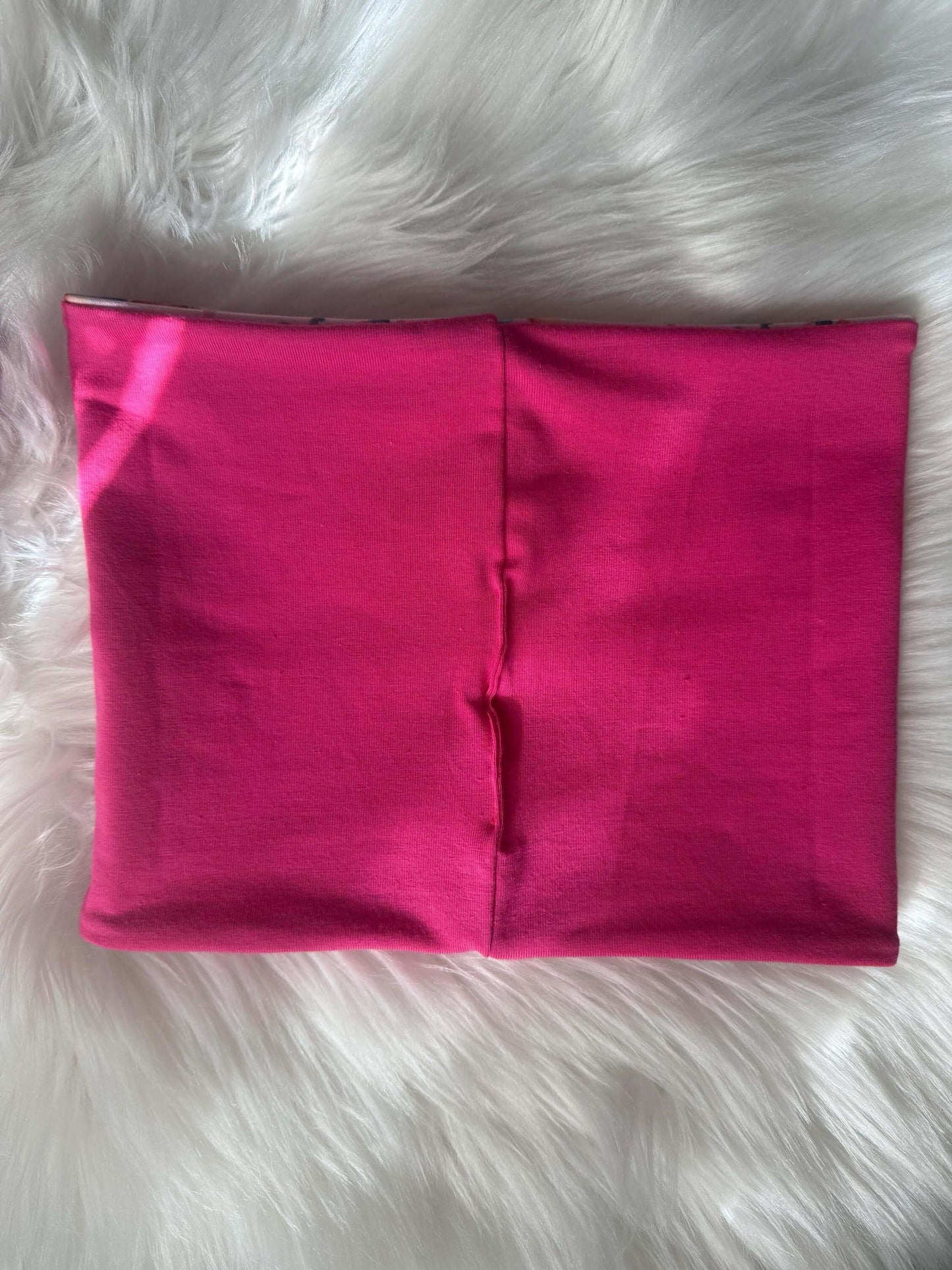 Rosa Beanie Größe 52–54 flach liegend