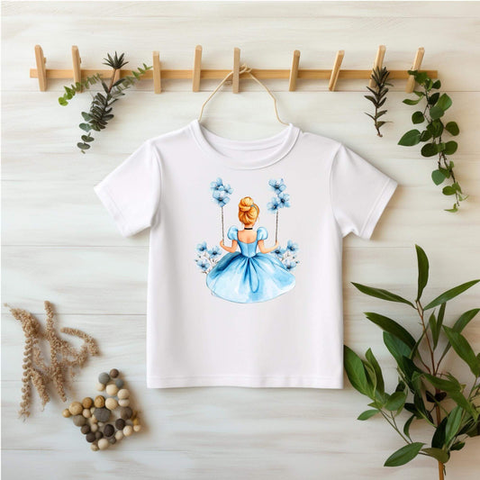 Bügelbild schaukelnde Prinzessin Blau 14x15cm auf DTF Folie