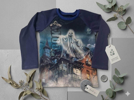 Raglan Langarmshirt Kinder Größe 116 blau mit Halloween Geist Print, Jersey, flach liegend fotografiert