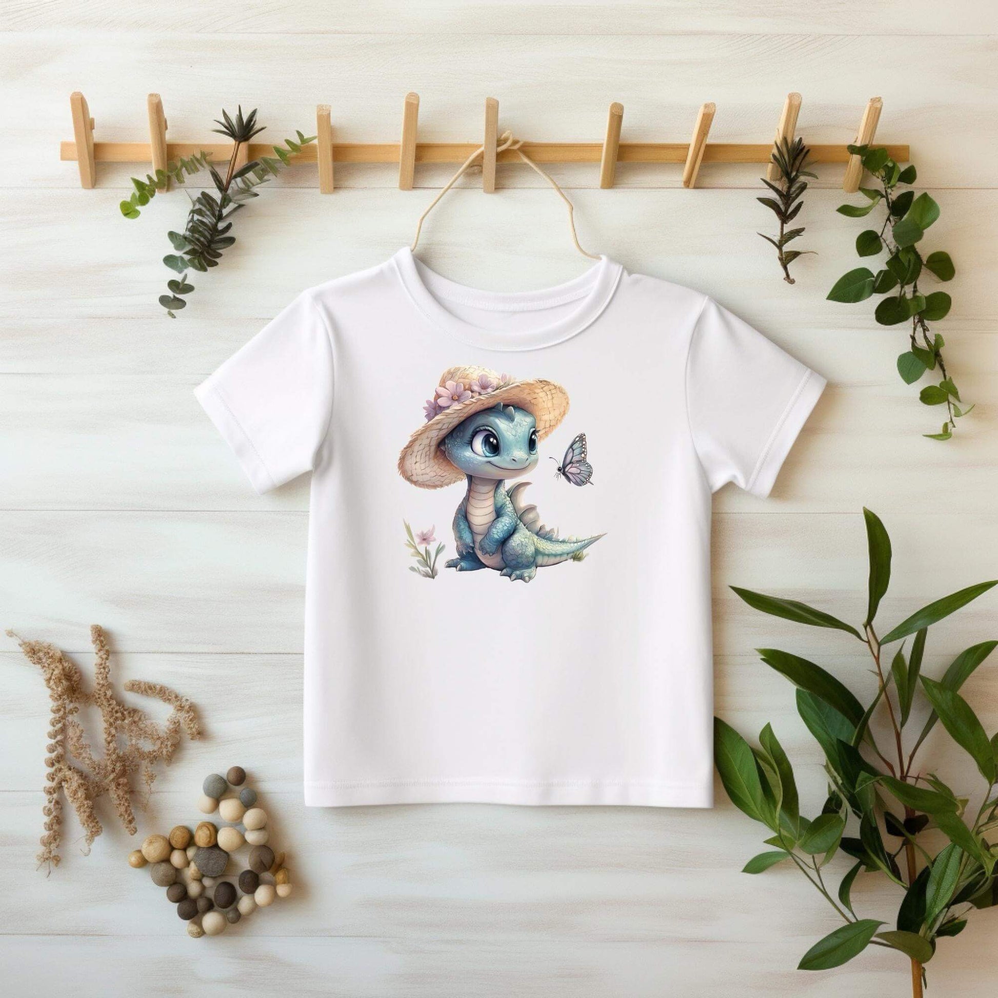 Buegelmotiv Dino mit Schmetterling und Blumen fuer Kinderkleidung