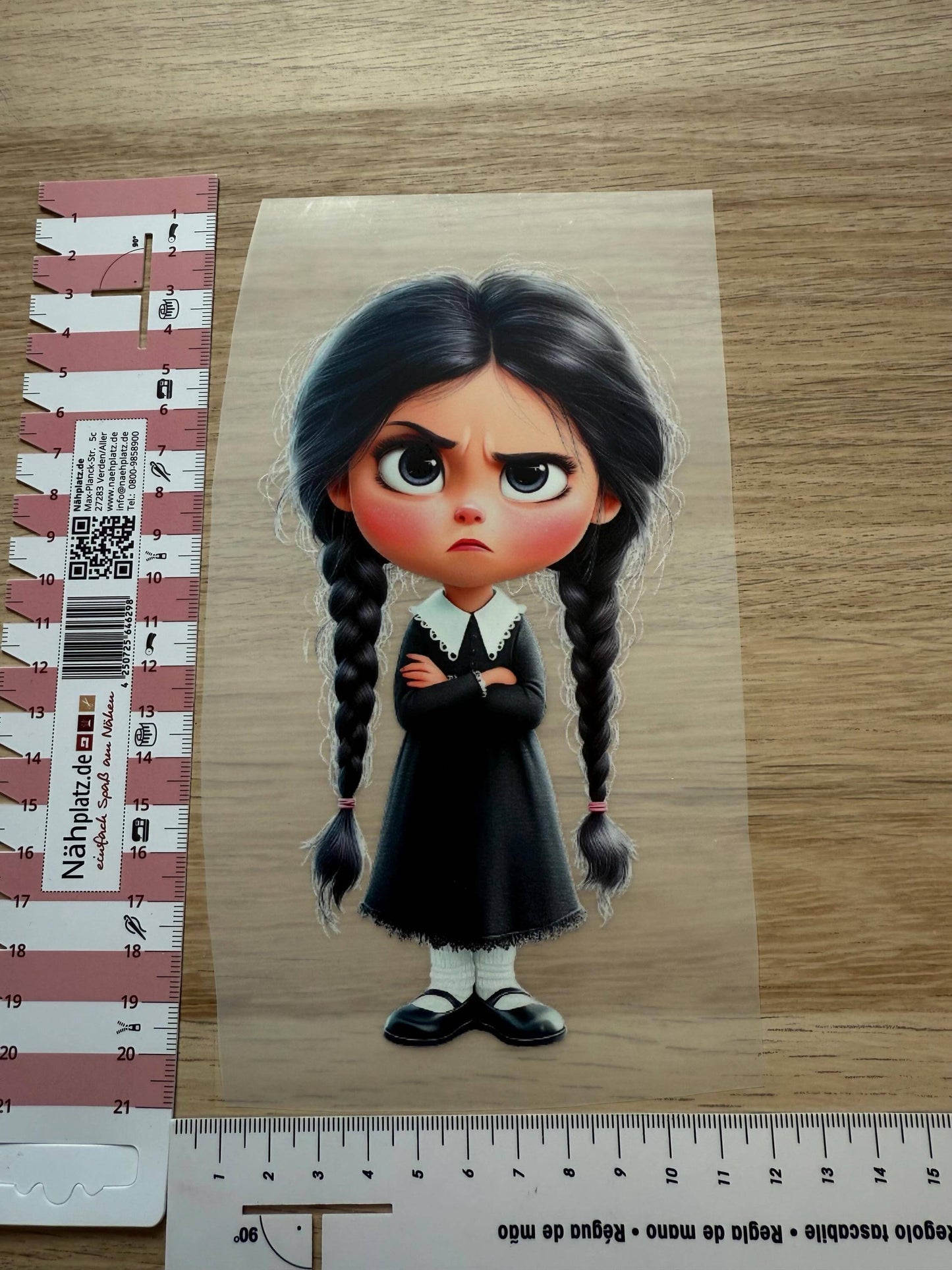  DIY Buegelsticker Wednesday Design fuer Kinderkleidung und Deko