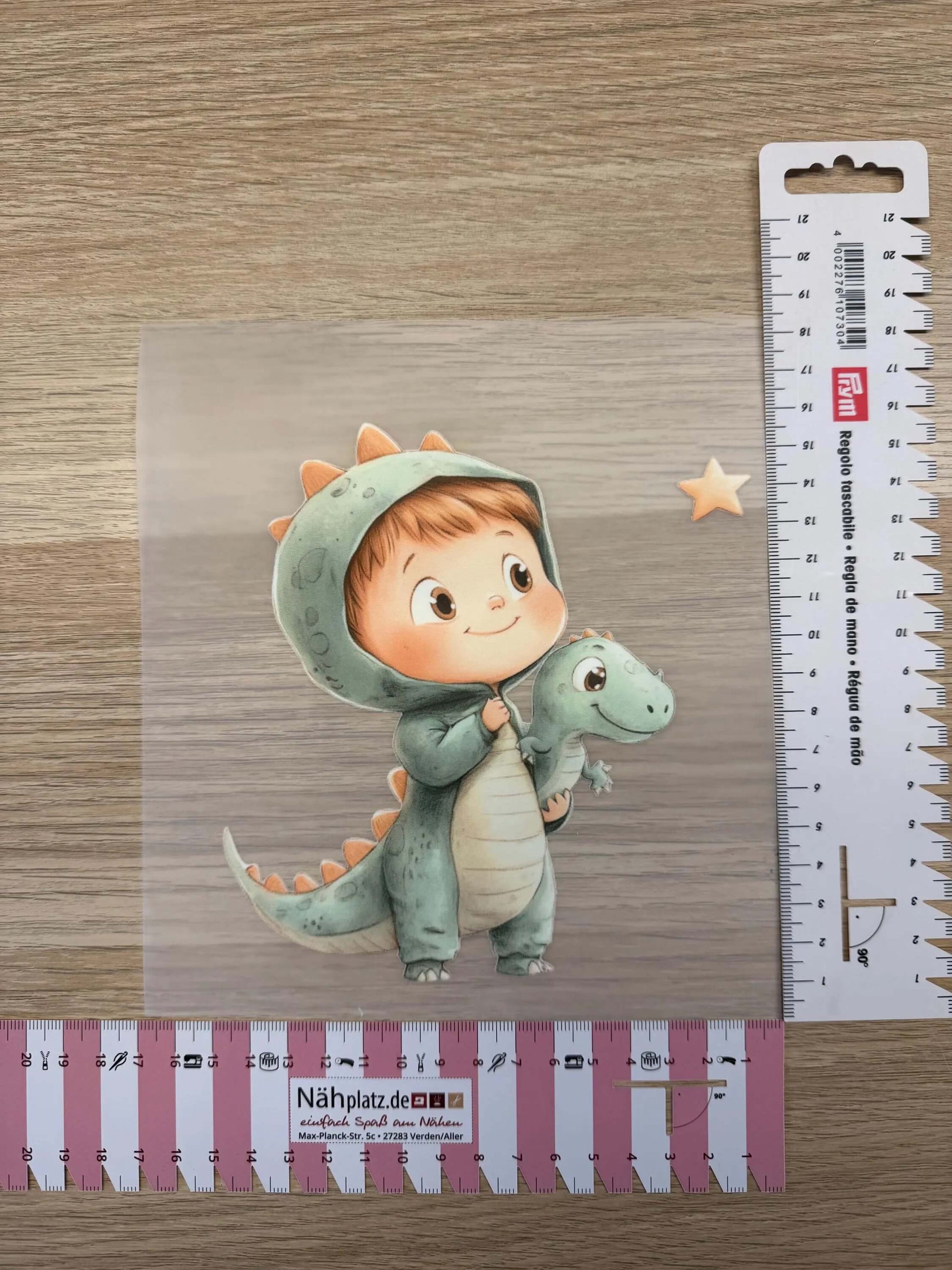 DIY Buegelsticker Dino Design fuer Kinderkleidung und Deko