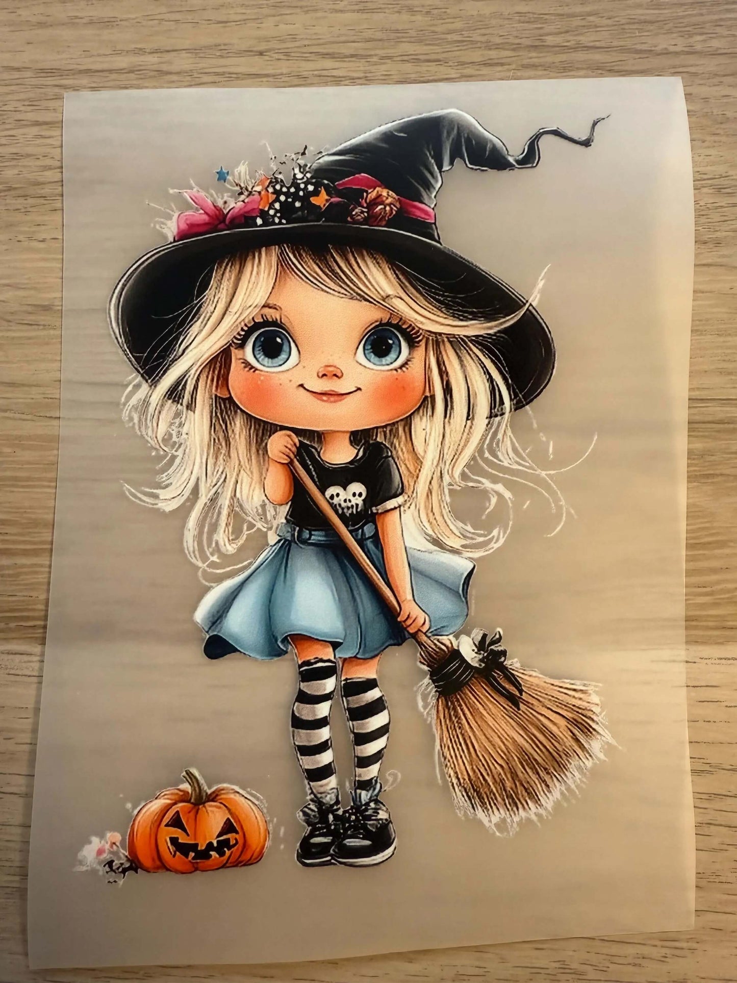 DIY Buegelsticker Hexenmotiv fuer Kinderkleidung und Herbstdeko