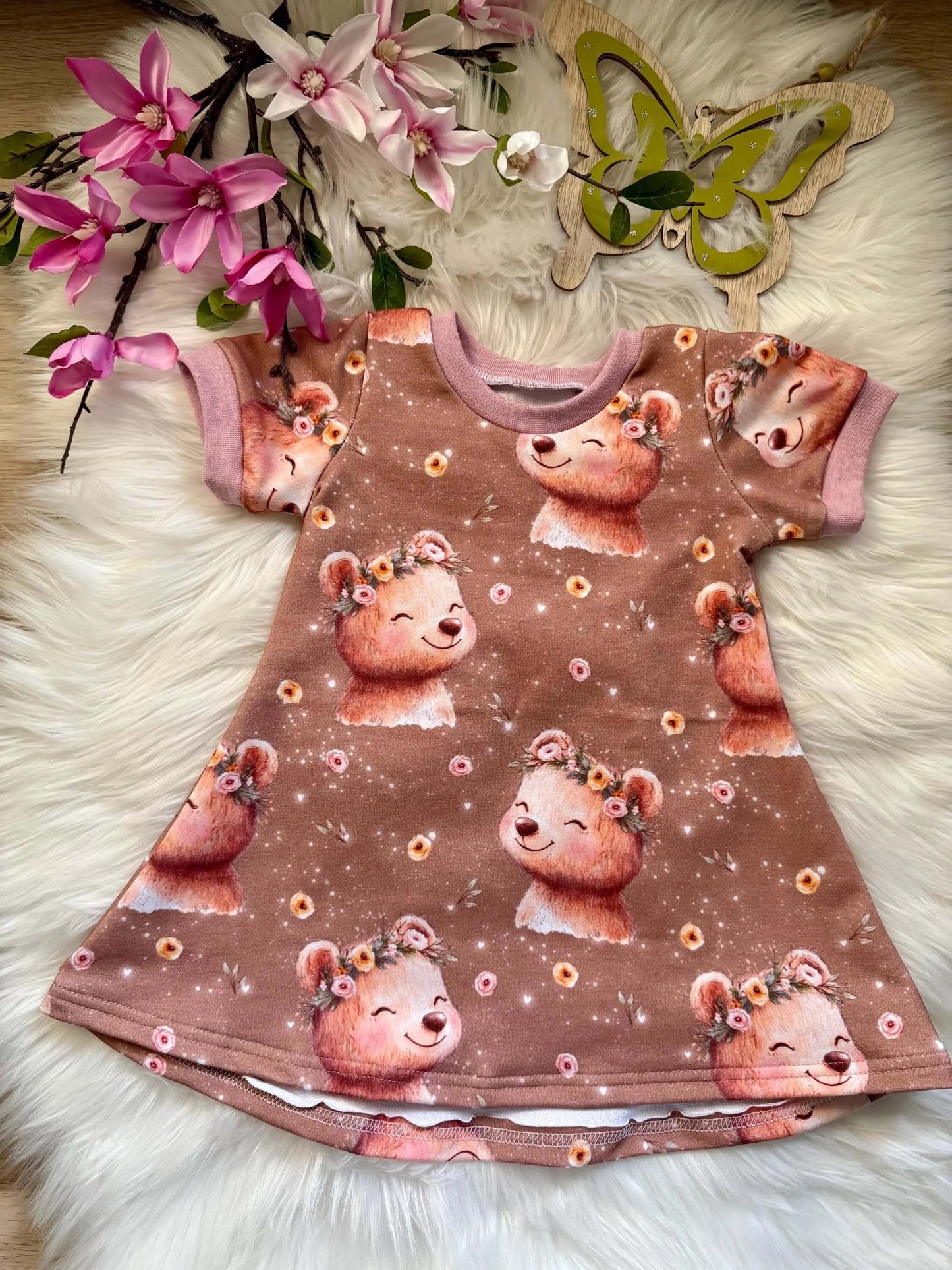 Kinderkleid Bär mit Blumen Eigenproduktion Größe 74
