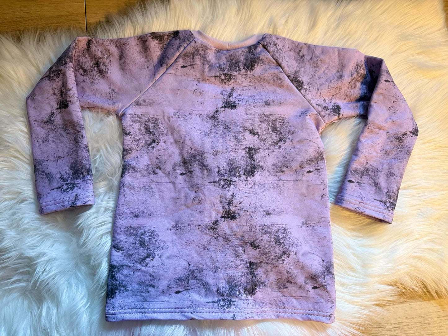 Stylisches Kinder Langarmshirt mit Dämon Krieger Design
