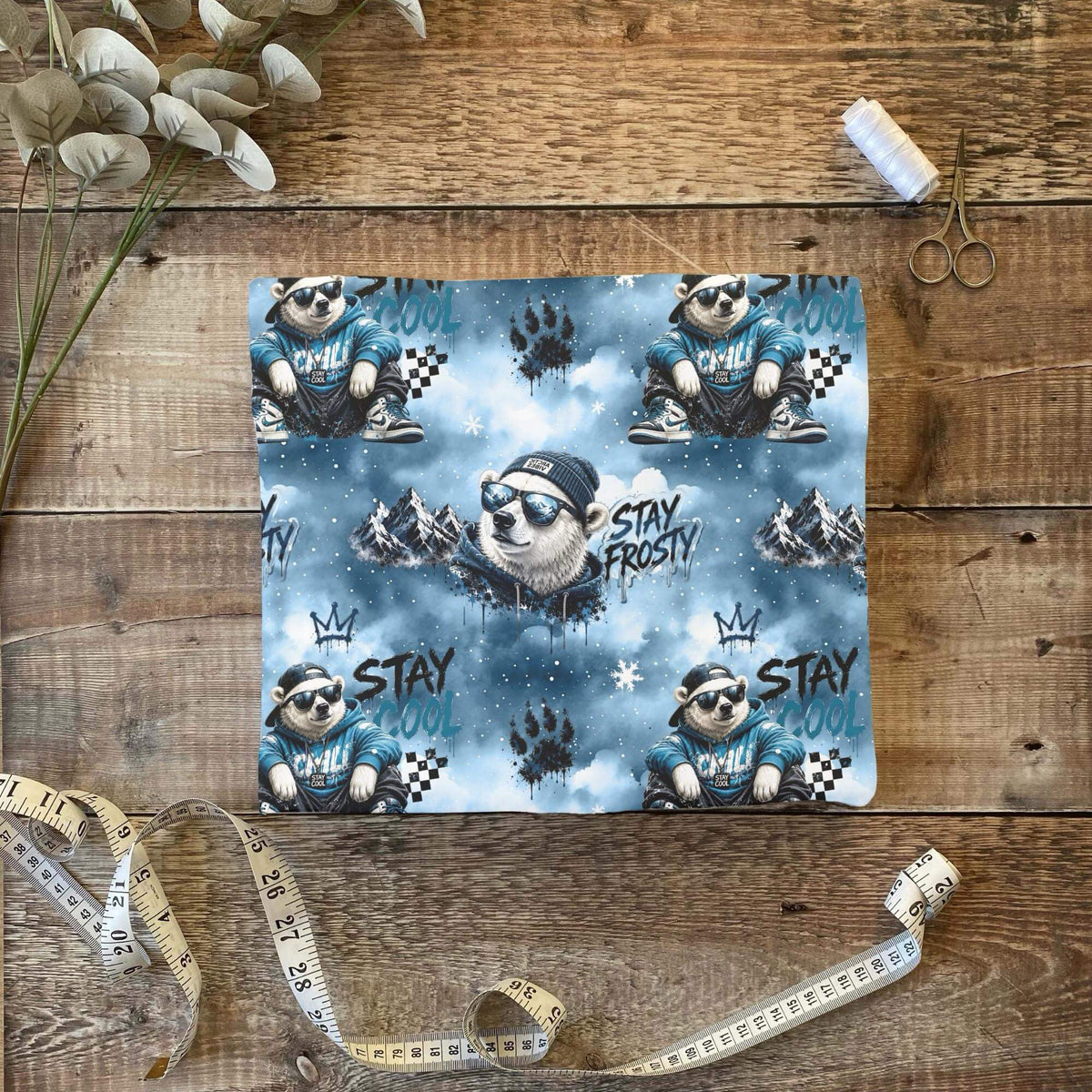 Cooler Eisbär Stoffballen gefaltet, French Terry und Rib Jersey Meterware für Kindermode zum Nähen