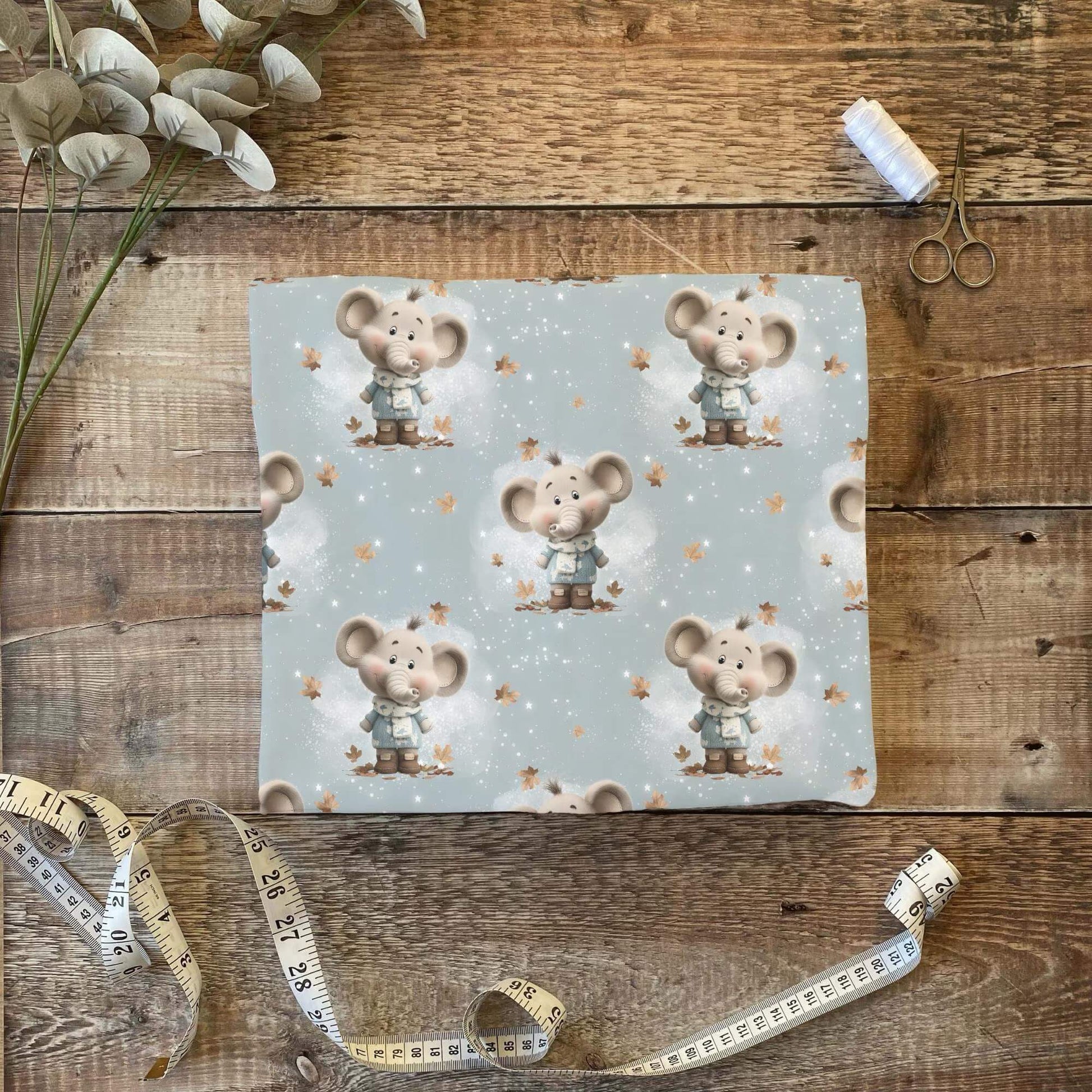 „Herbstlicher Elefant Stoff Meterware – ideal fuer Kinderkleidung & Herbstaccessoires“