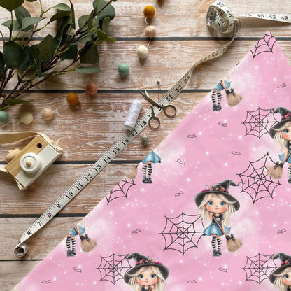 „Kleine Hexe Stoff Meterware – ideal fuer Kinderkleidung & Halloweenaccessoires“
