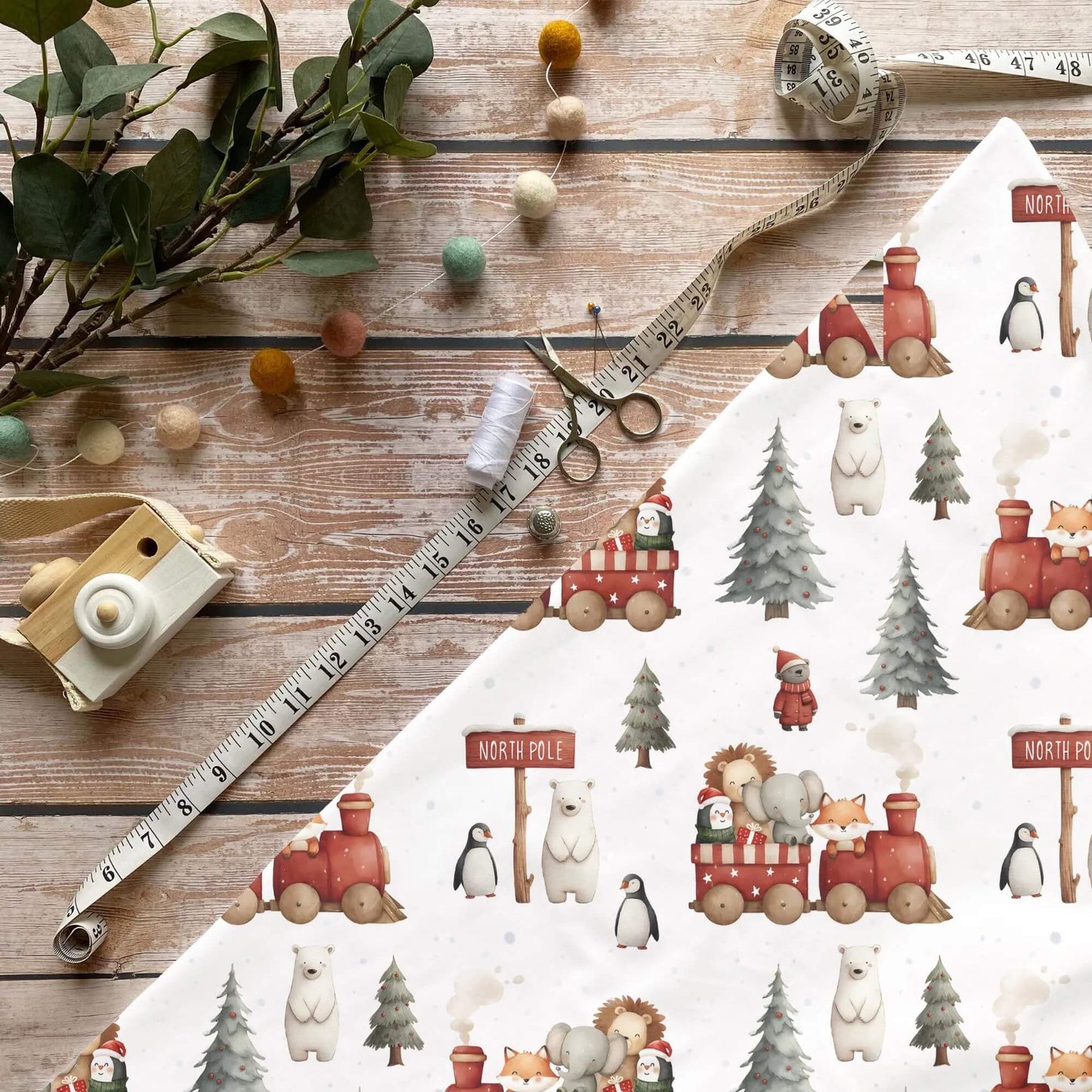 „Weihnachtszug Stoff Meterware – ideal fuer Kinderkleidung & Festtagsaccessoires“