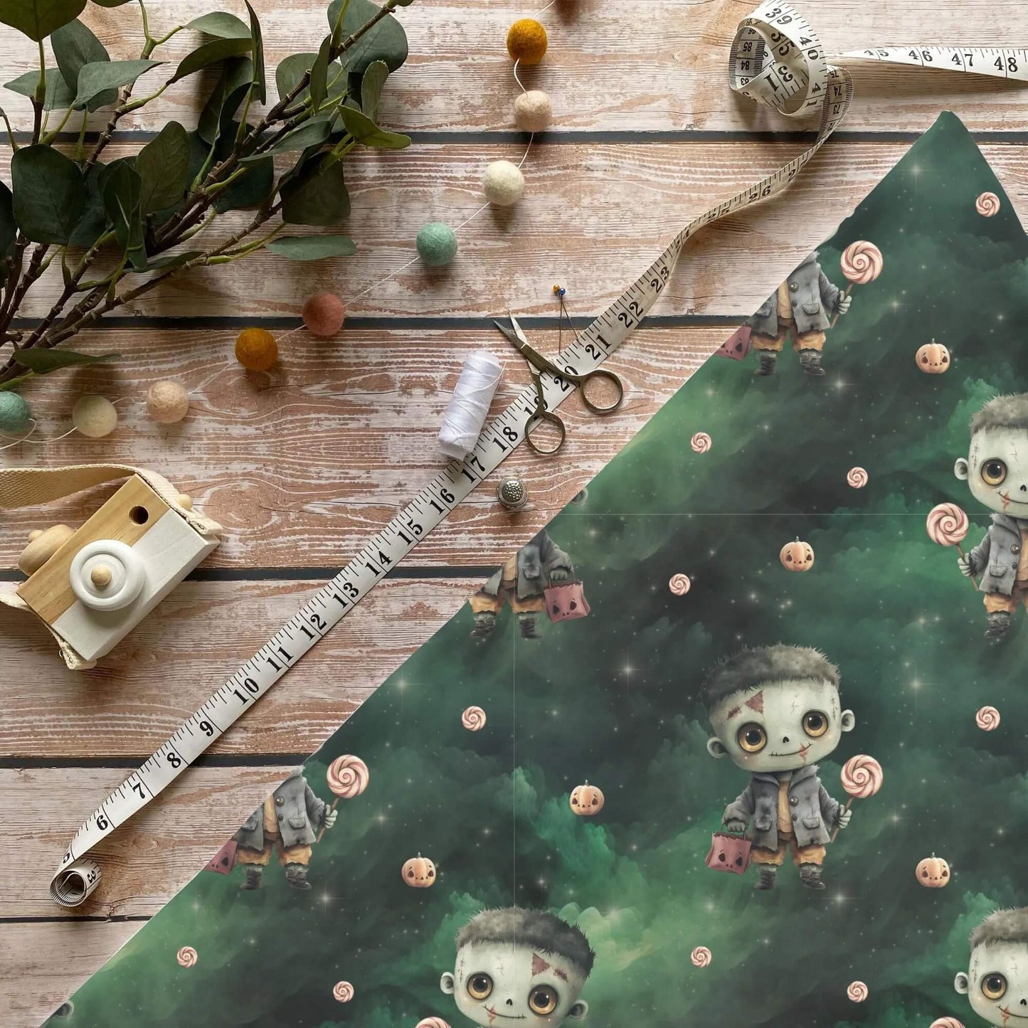 „Monster Stoff Meterware – ideal für Kinderkleidung & Halloween-Accessoires“