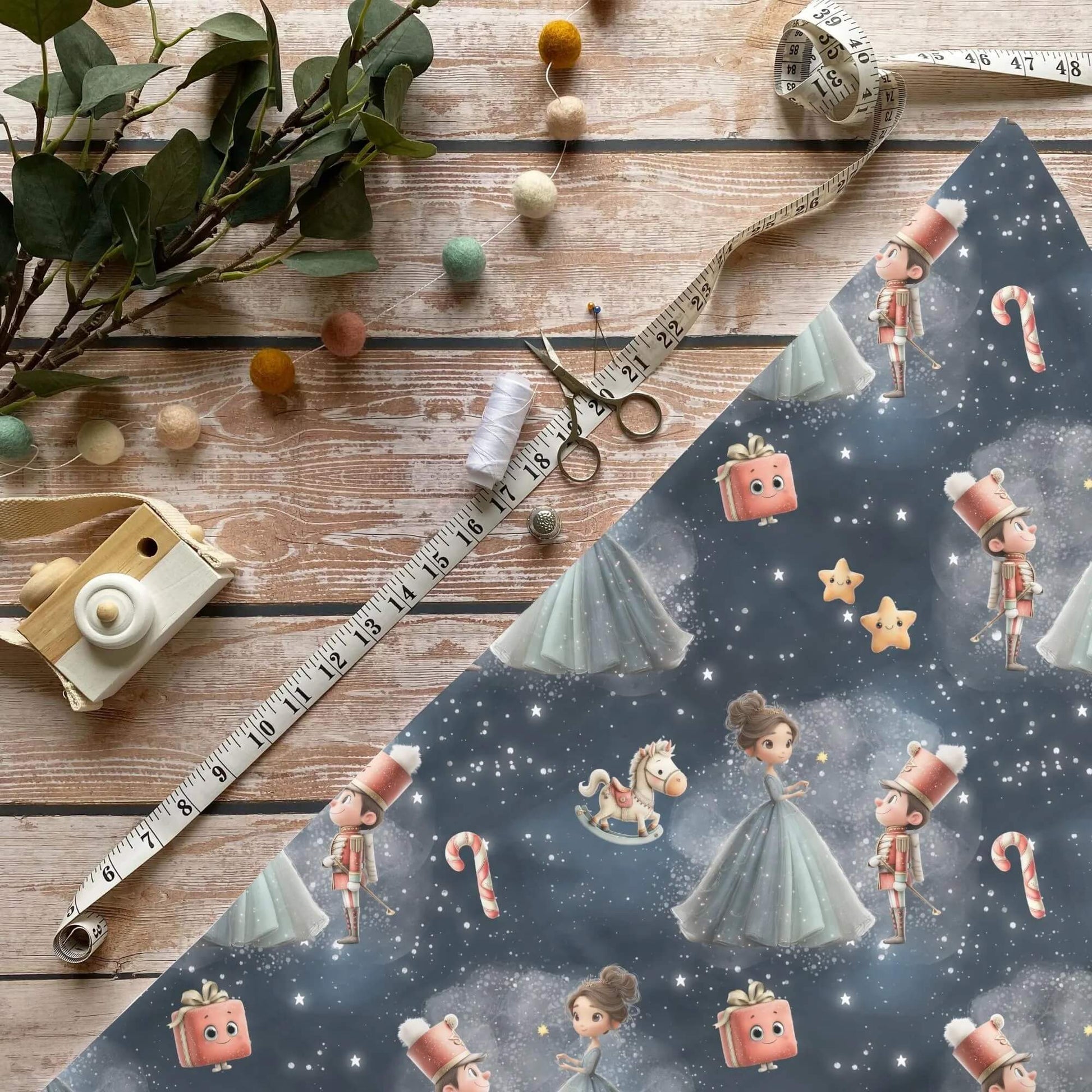 „Nussknacker Stoff Meterware – ideal für festliche Kinderkleidung & Winteraccessoires“