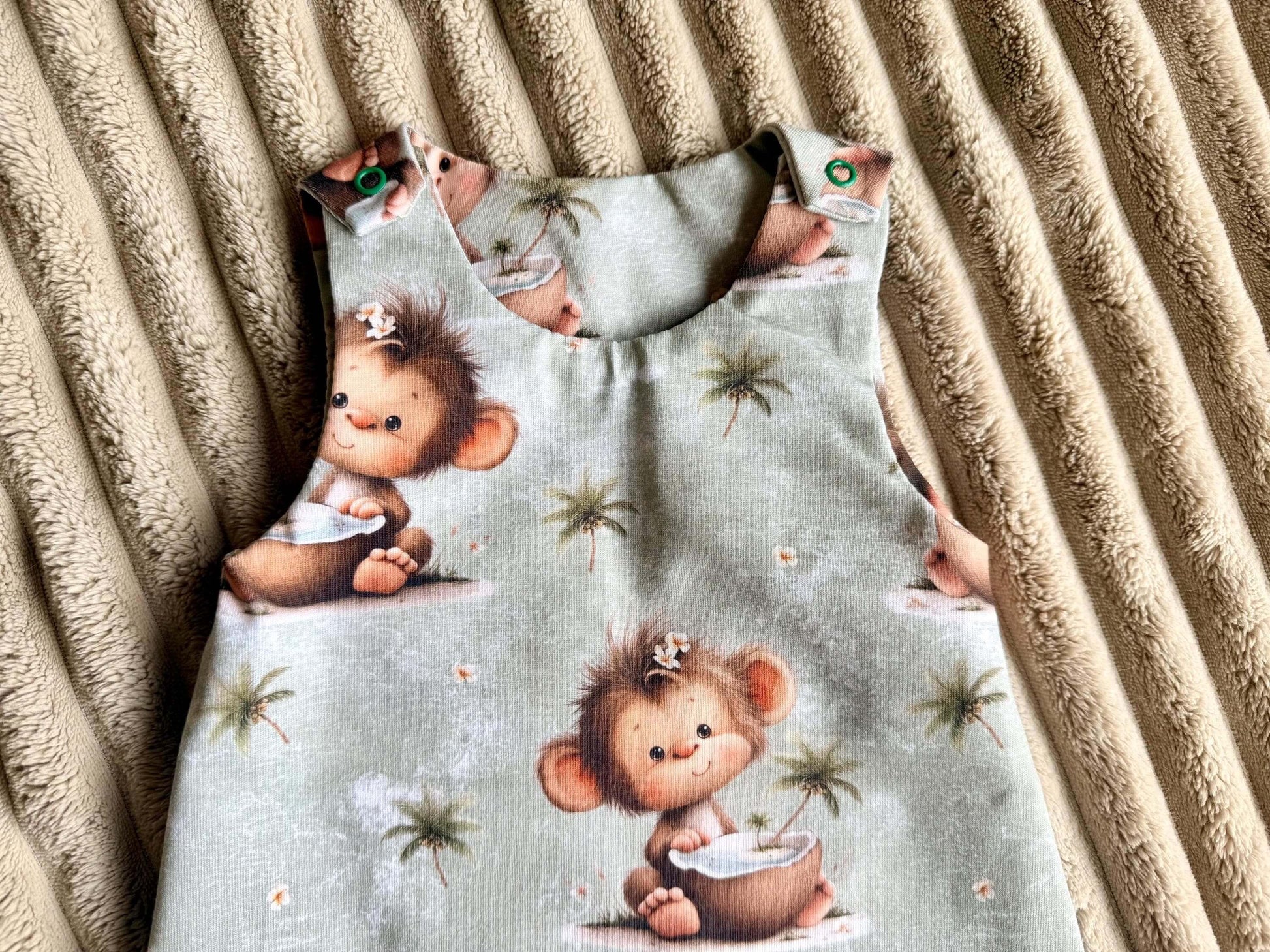 Babykleidung Handmade mit Beinbündchen
