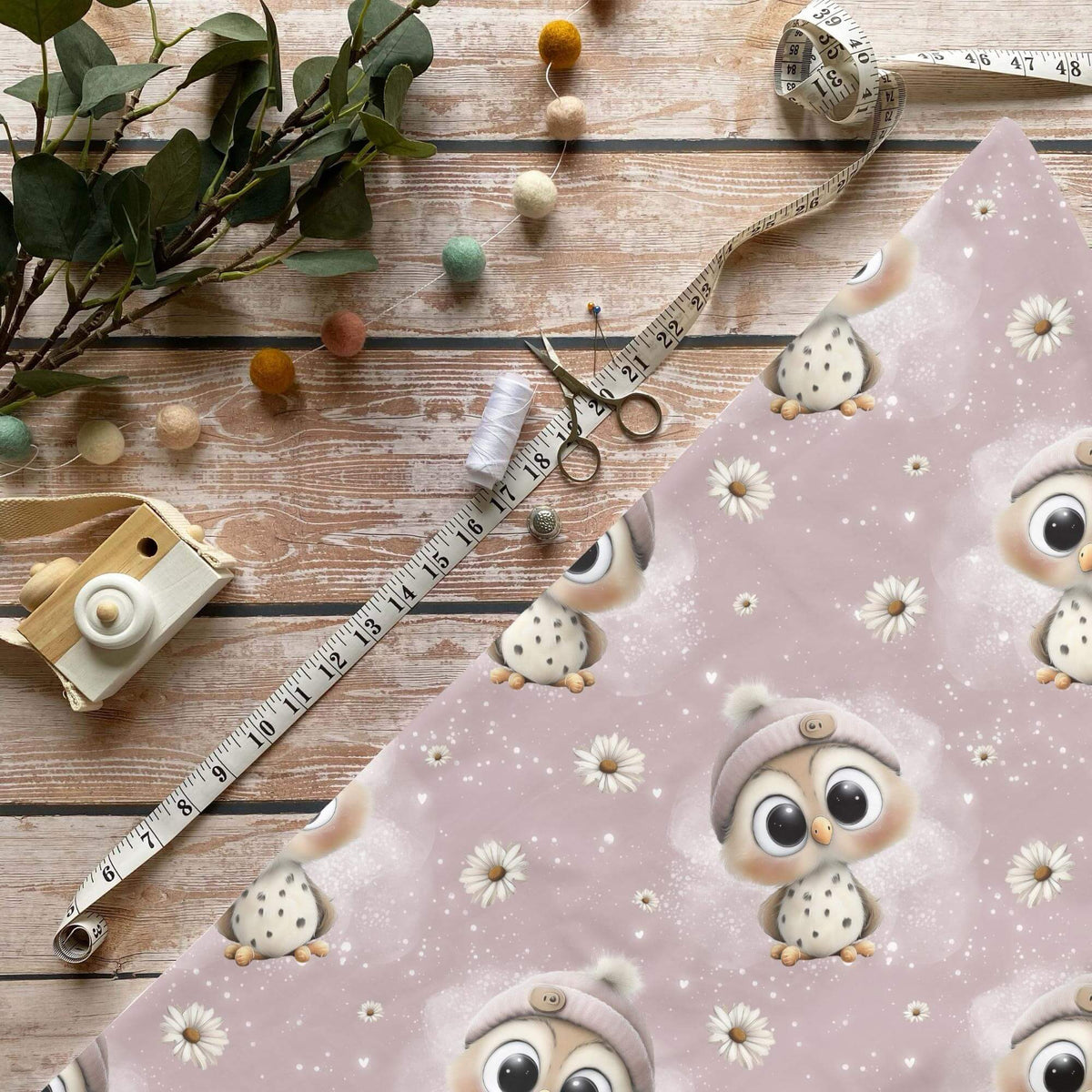 Kinderstoffe Meterware Eule mit Mütze Altrosa Gänseblümchen Baumwolle
