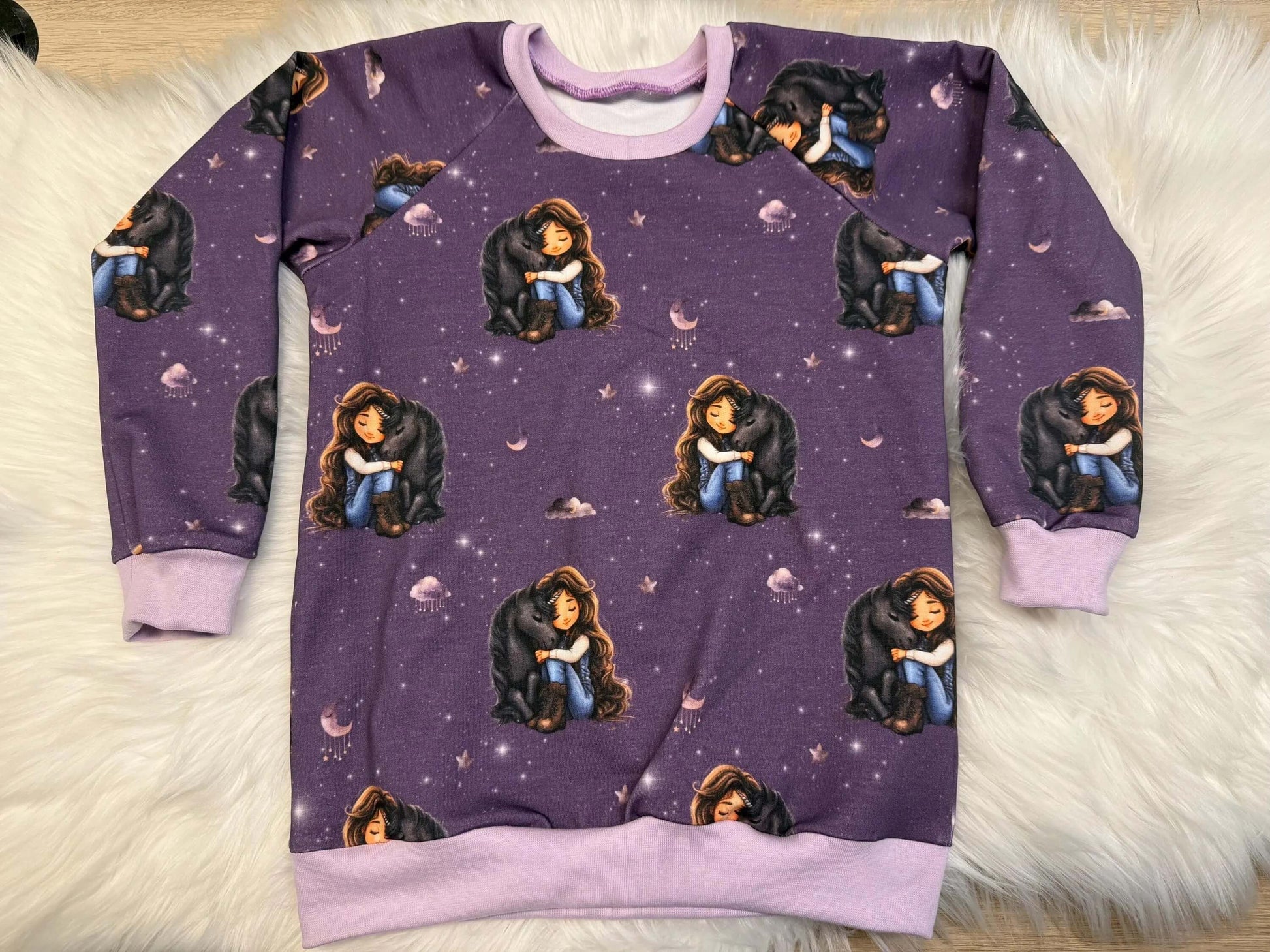Raglan Sweater mit Einhorn Motiv und rosa Buendchen