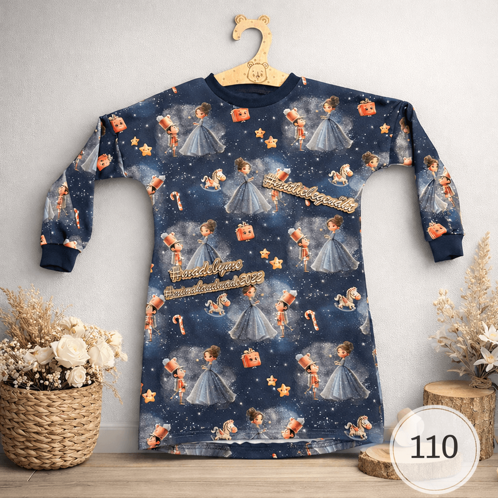 „Nussknacker Pullover für Mädchen aus French Terry – Long Pullover mit Weihnachtsmotiv“