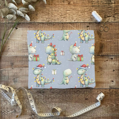 „French Terry Meterware mit Festtagsdino – perfekt für Pullover & Pumphosen“