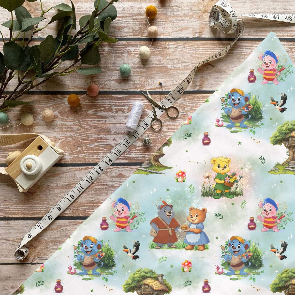 Gummi Bärchen Baumwollstoff mit Tiermotiv und Waldszene auf hellem Hintergrund