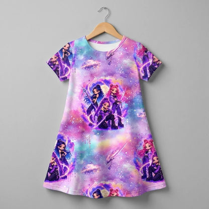 Magische Kriegerinnen Kinderkleid am Kleiderbügel