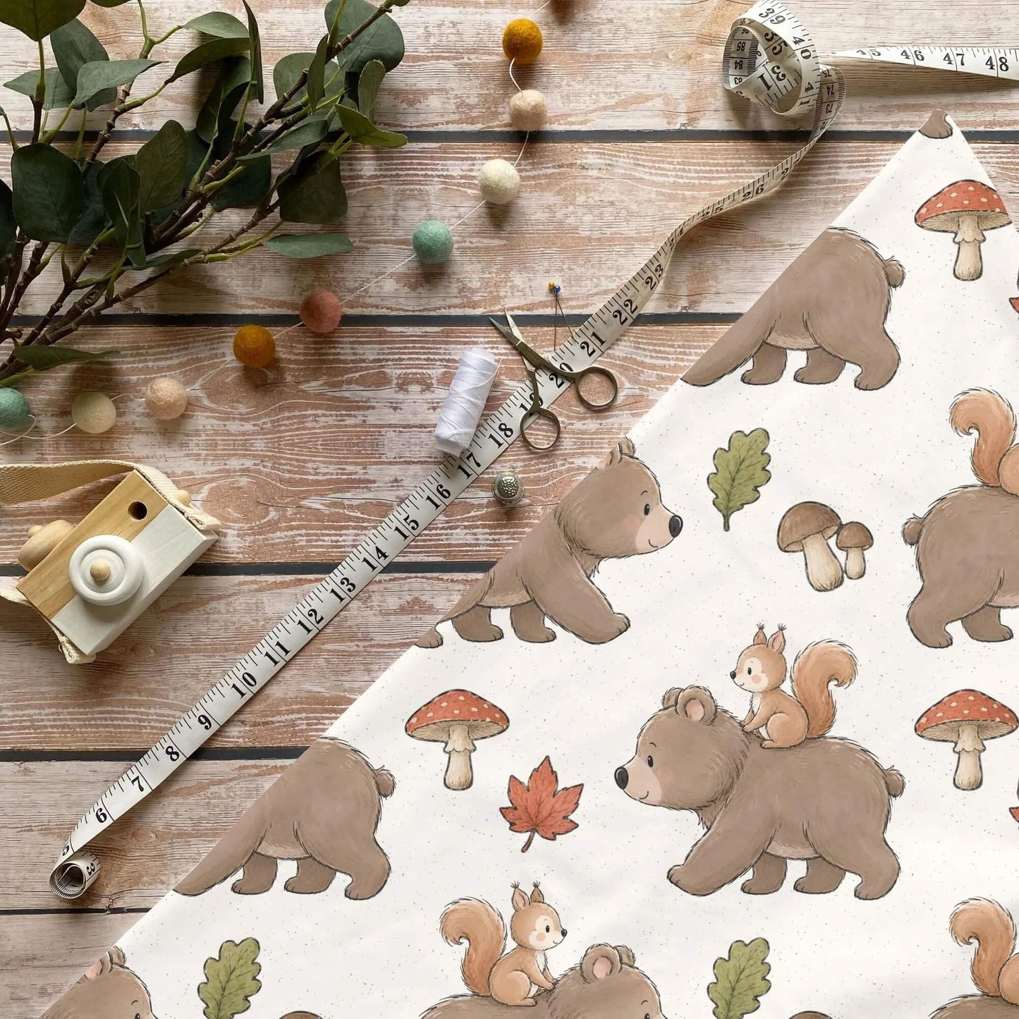 Herbstgefährten Stoff Meterware mit Bär und Eichhörnchen auf Kinderstoff aus Jersey und French Terry
