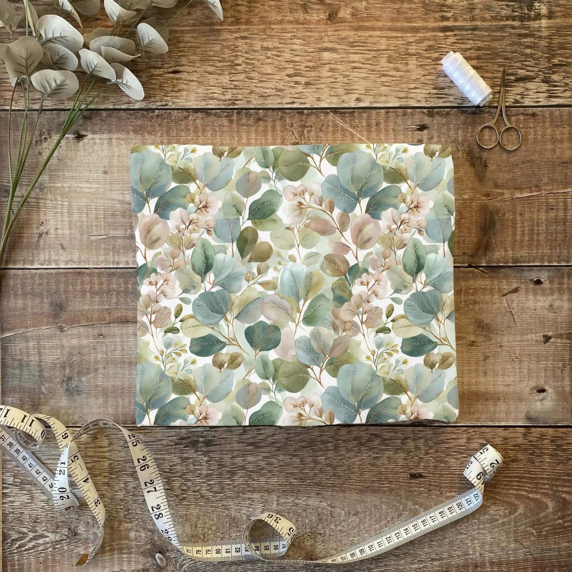 „Jersey Kinderstoff mit Blättermotiv – OEKO-TEX zertifiziert & weich“