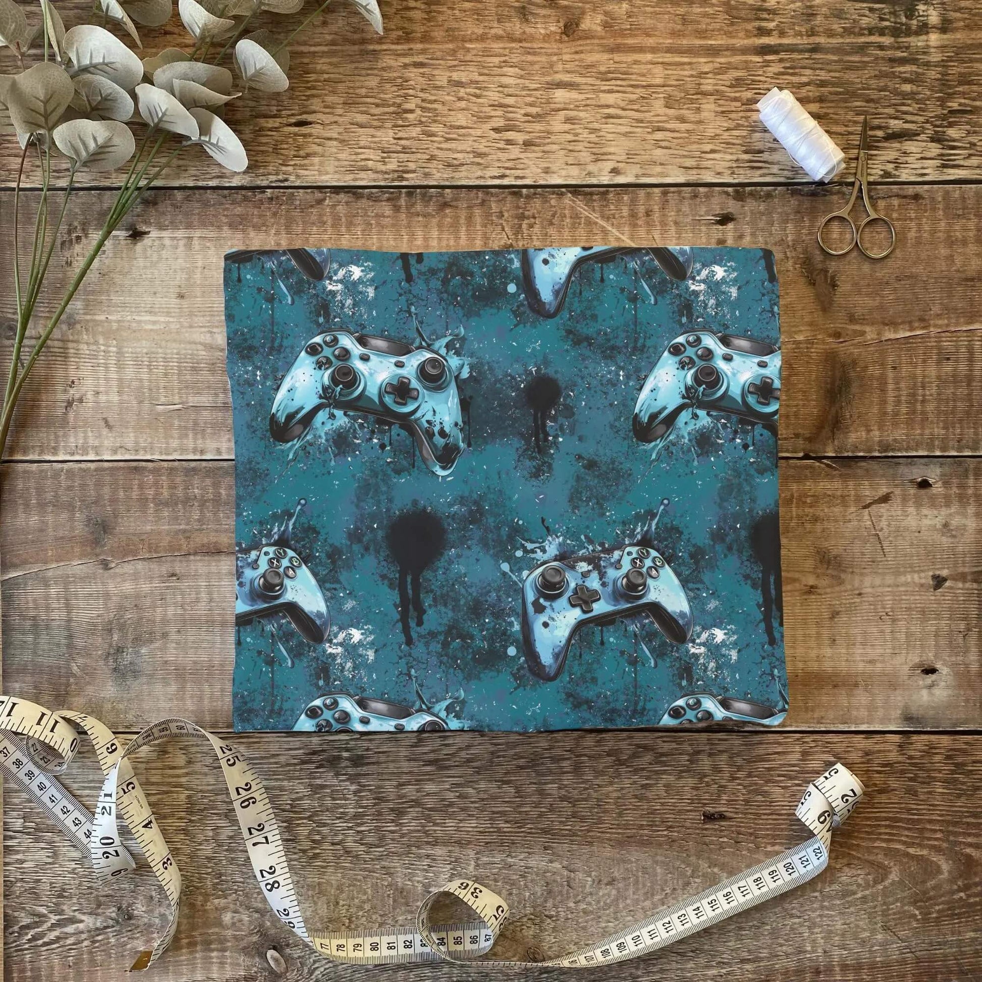 „Jersey Kinderstoff mit Controller-Print – OEKO-TEX zertifiziert & weich“