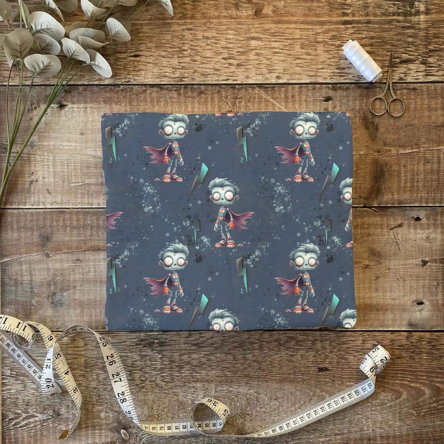 „Jersey Kinderstoff mit Zombi Motiv – OEKO-TEX zertifiziert & liebevoll illustriert“