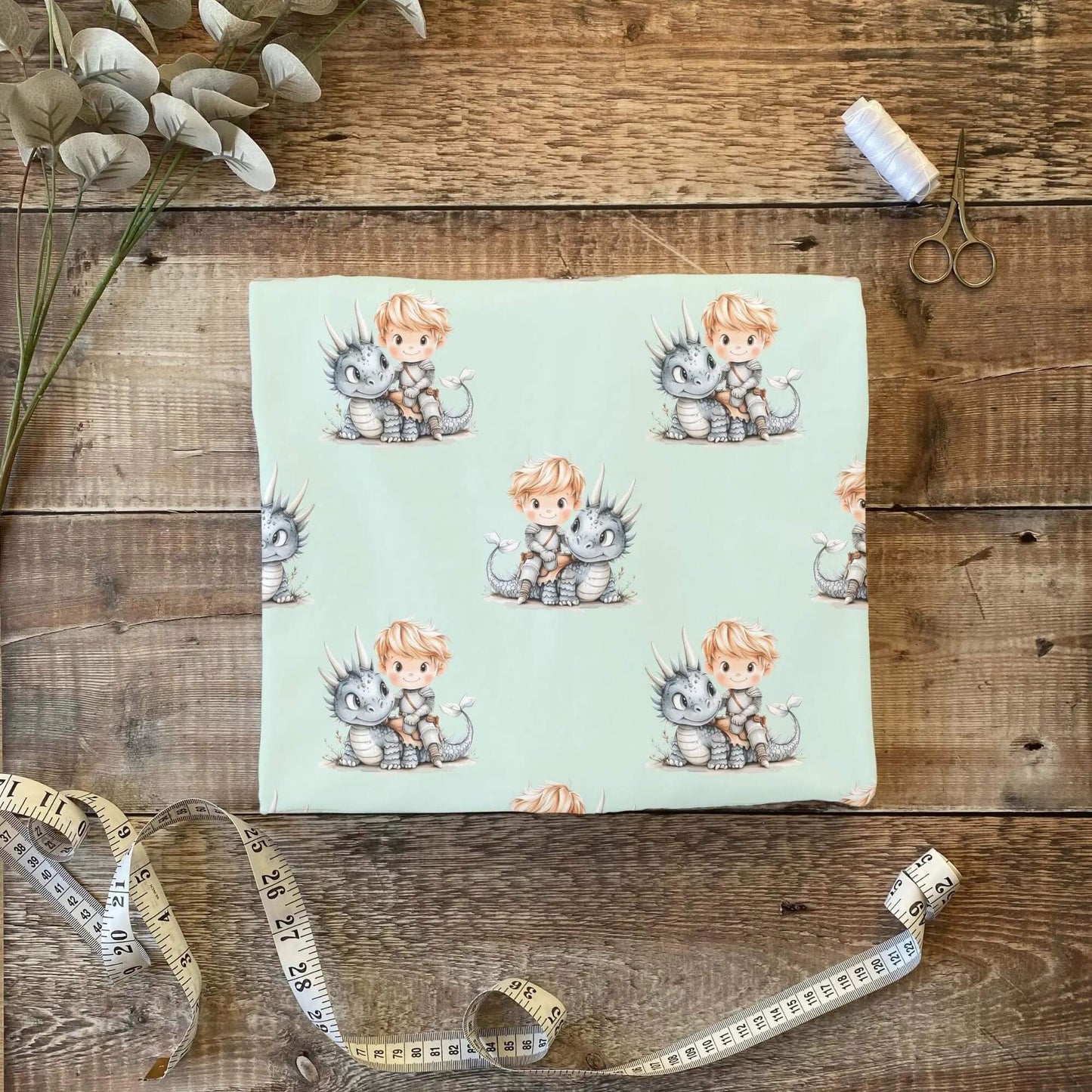 „Jersey Kinderstoff mit Drachenmotiv – OEKO-TEX zertifiziert & märchenhaft illustriert“