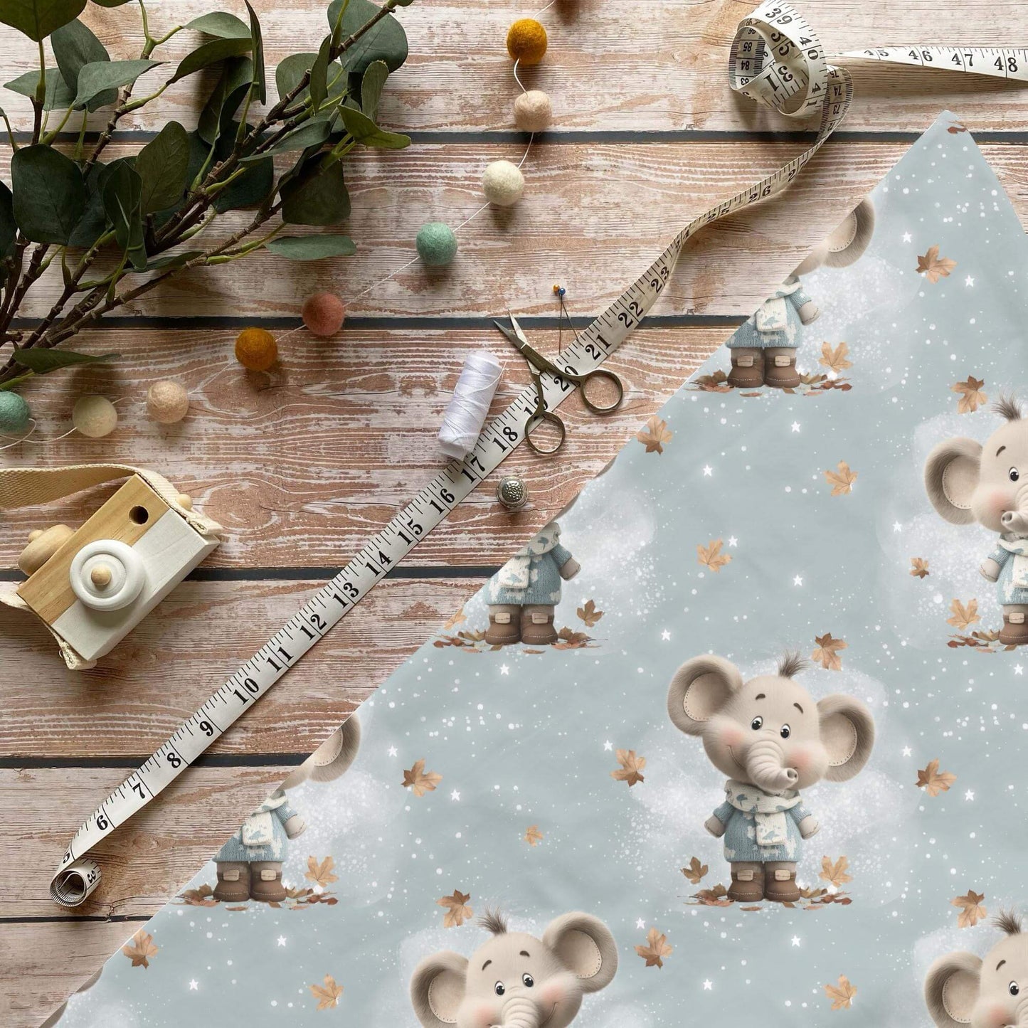 „Jersey Kinderstoff mit Elefant Motiv – OEKO-TEX zertifiziert & liebevoll illustriert“