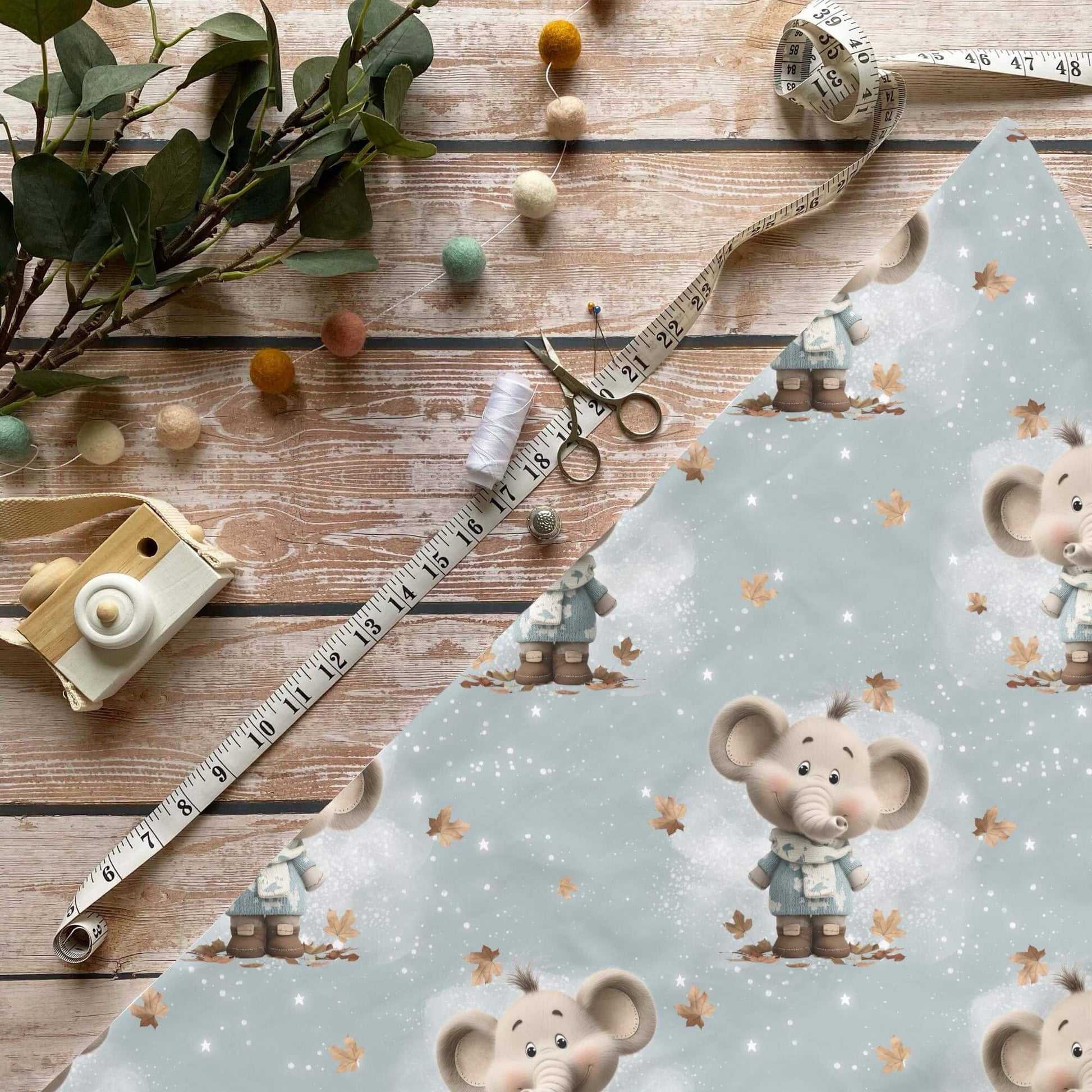 „Jersey Kinderstoff mit Elefant Motiv – OEKO-TEX zertifiziert & liebevoll illustriert“