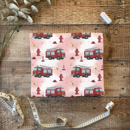 „Jersey Kinderstoff mit Feuerwehrmotiv – OEKO-TEX zertifiziert & liebevoll illustriert“