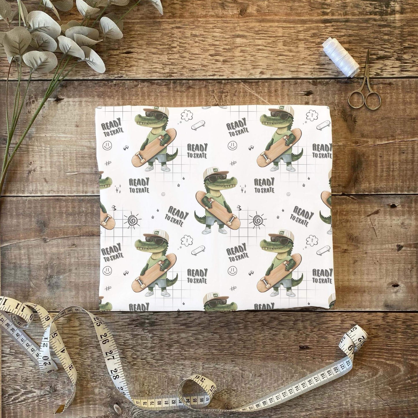 „Jersey Kinderstoff mit Skatermotiv – OEKO-TEX zertifiziert & liebevoll illustriert“