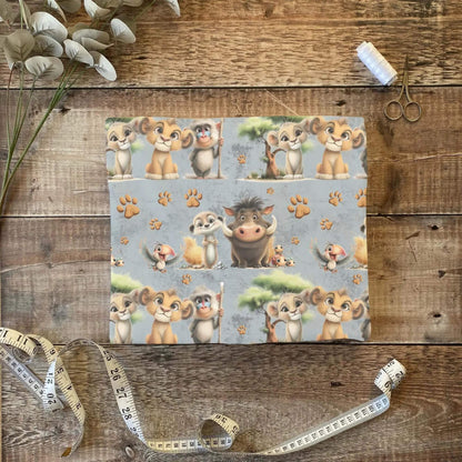 „Jersey Kinderstoff mit Loewenmotiv – OEKO-TEX zertifiziert & liebevoll illustriert“