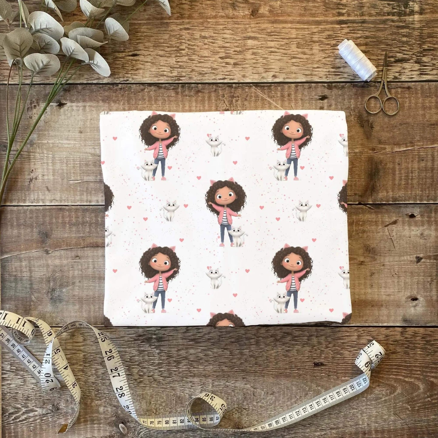 „Jersey Kinderstoff mit Katzenmotiv – OEKO-TEX zertifiziert & liebevoll illustriert“