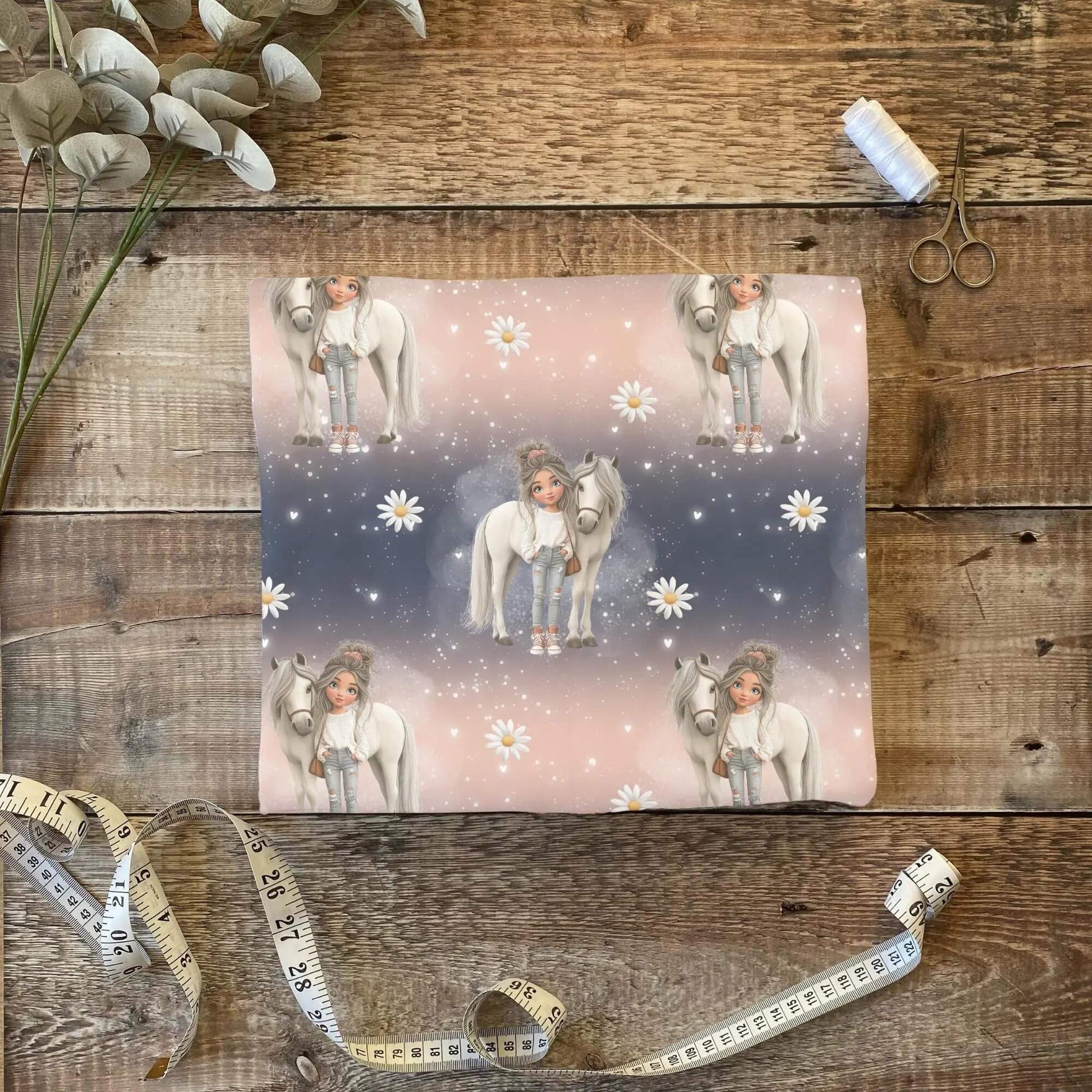 „Jersey Kinderstoff mit Pferdemotiv – OEKO-TEX zertifiziert & liebevoll illustriert“