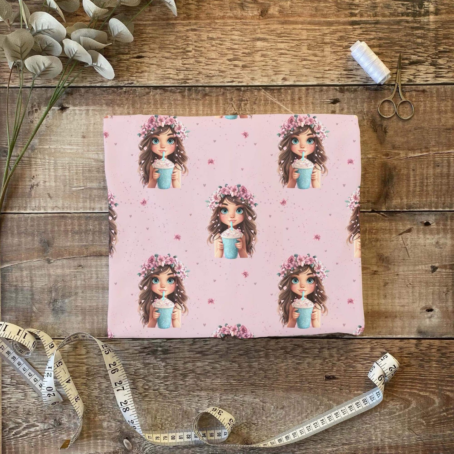 „Jersey Kinderstoff mit Blumenkranzmotiv – OEKO-TEX zertifiziert & liebevoll illustriert“