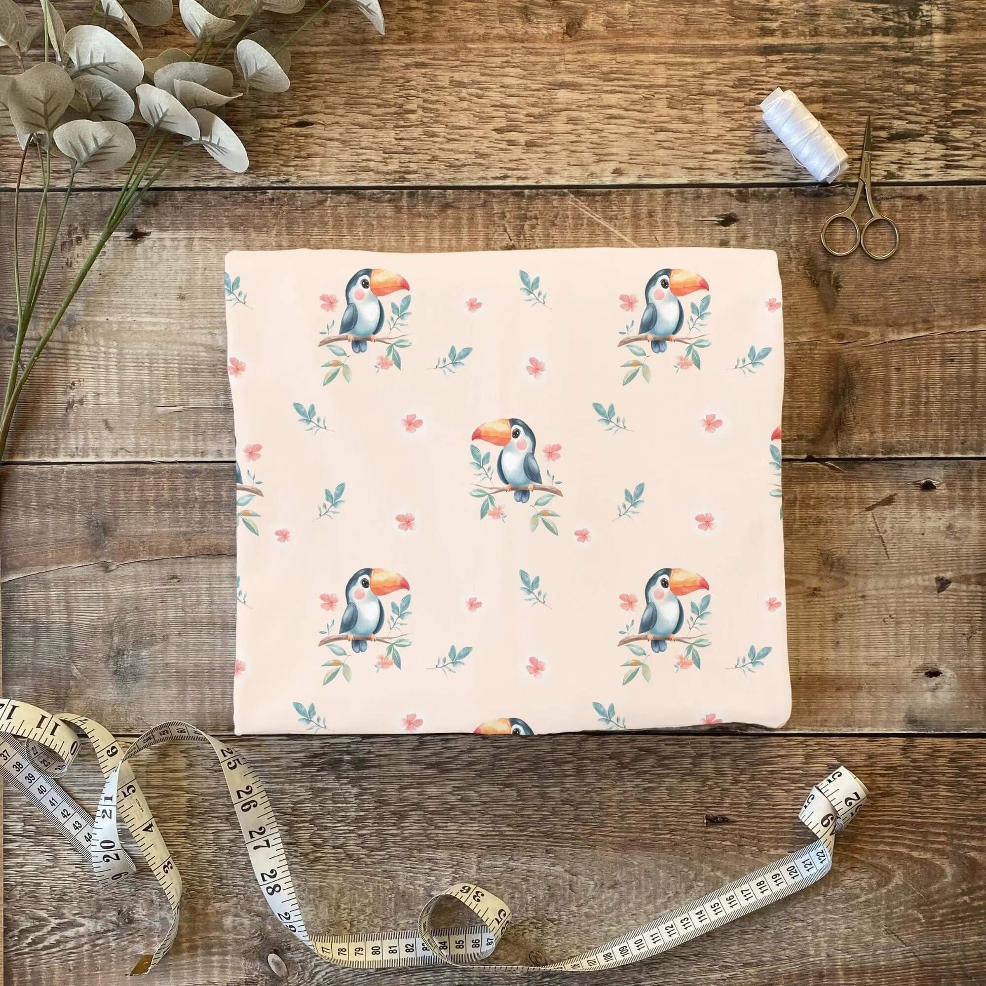 „Jersey Kinderstoff mit Vogelmotiv – OEKO-TEX zertifiziert & liebevoll illustriert“