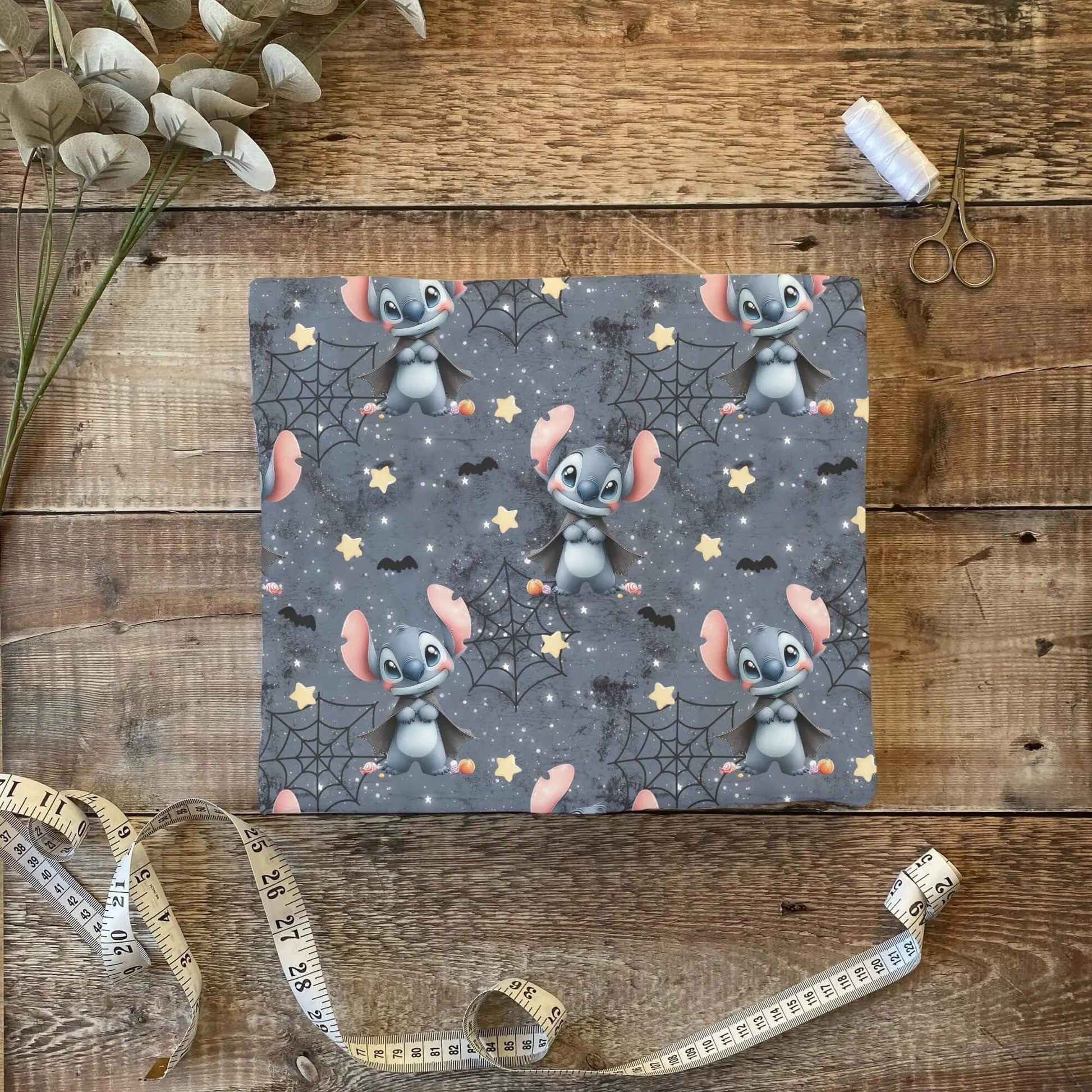 „Jersey Kinderstoff mit Gruselmotiv – OEKO-TEX zertifiziert & vielseitig kombinierbar“