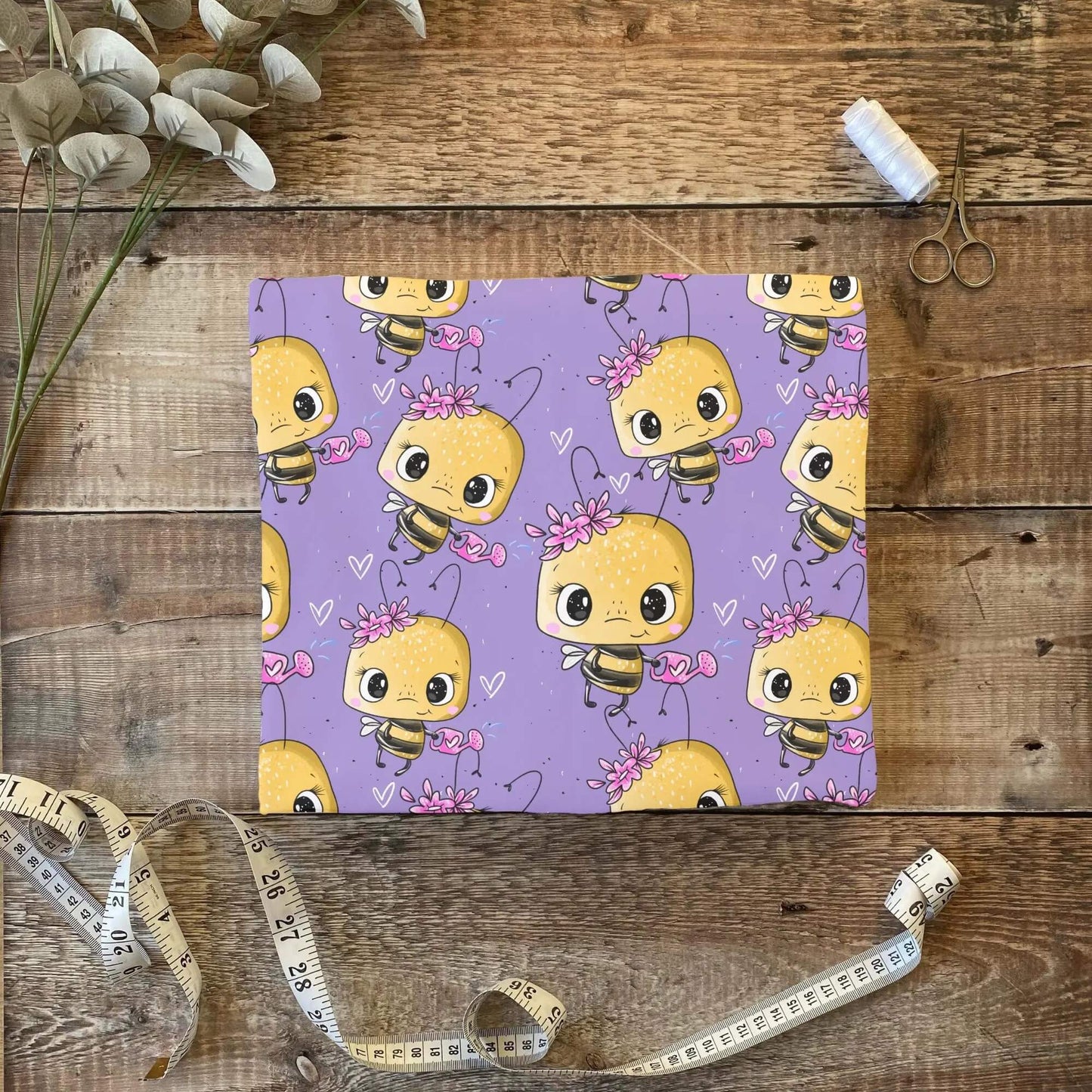 „Jersey Kinderstoff mit Bienchenmotiv – OEKO-TEX zertifiziert & vielseitig kombinierbar“