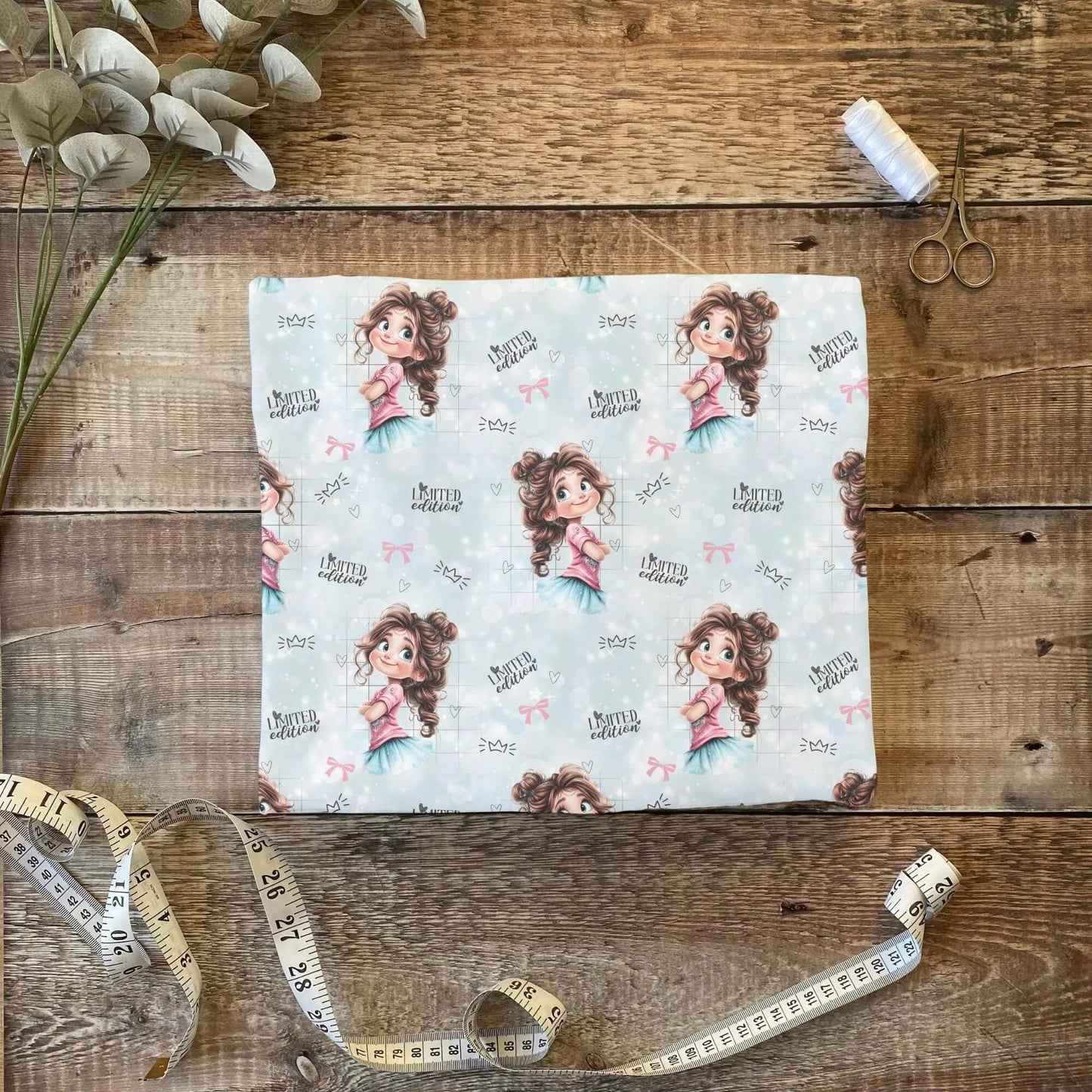 „Jersey Kinderstoff mit Girlpower – OEKO-TEX zertifiziert & liebevoll illustriert“