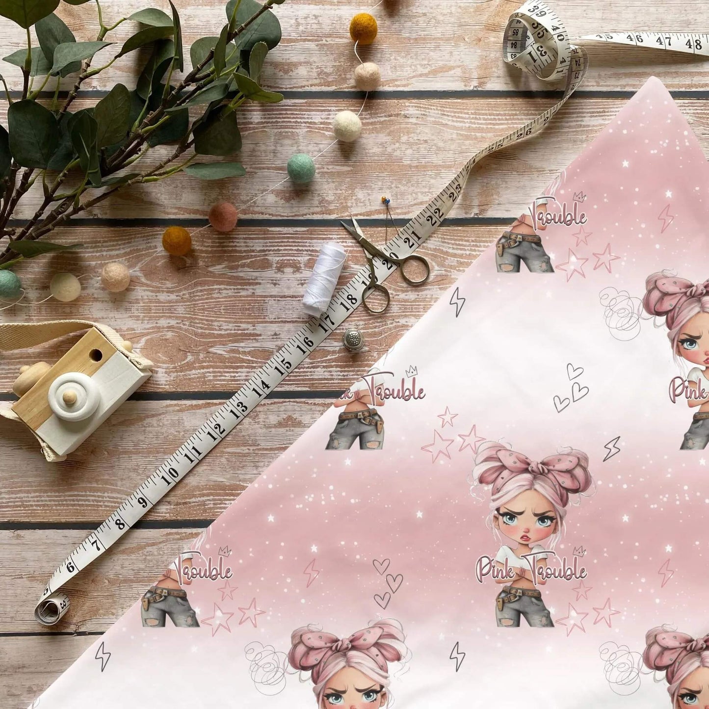 Kombi 
„Trouble Girl Stoff Meterware – ideal für Kinderkleidung & Statement-Designs“