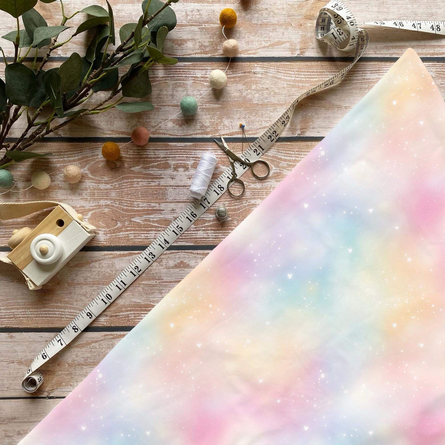 „Kombi Stoff Regenbogen Meterware – ideal für Kinderkleidung & Fantasiemotive“