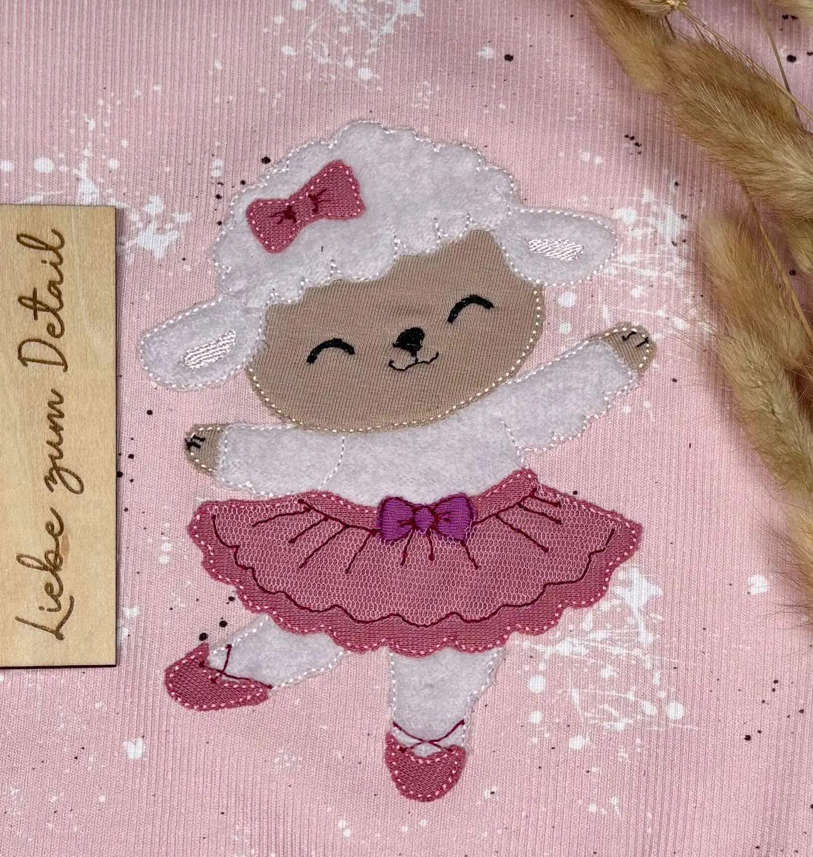 Digitale Stickdatei Lamm Ballerina – verschiedene Größen & Formate