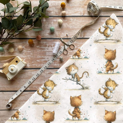 Kuschelpfote Stoff Meterware mit niedlicher Katze für Kinderstoffe und Babystoffe auf Jersey French Terry Baumwolle
