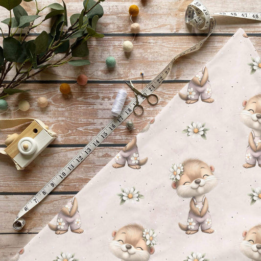 Blütenotter Stoff Meterware mit süßem Otter und Gänseblumen auf Jersey French Terry Baumwolle
