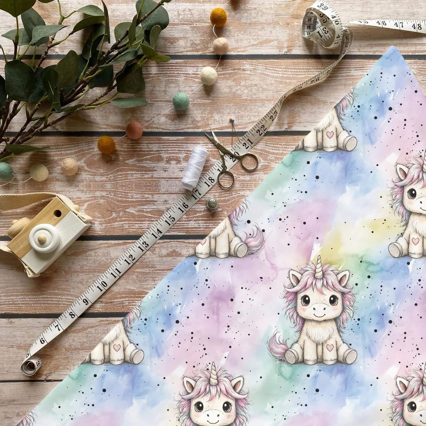 Magisches Einhorn Jersey 0,5 m Sofortkauf auf pastelligem Regenbogenhintergrund – OEKO-TEX Kinderstoff